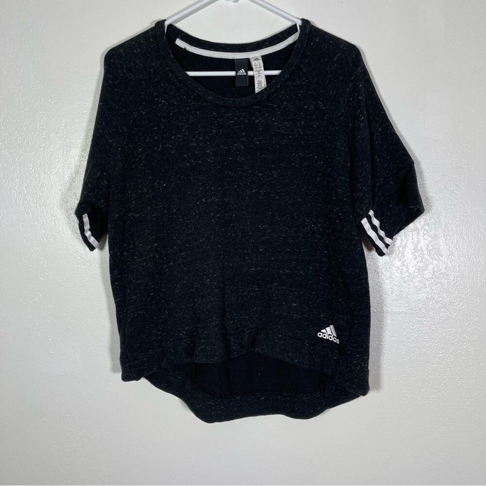 Adidas. Sweatshirt Short Sleeve Size Medium. In excellent condition!